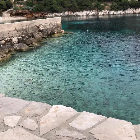 The White House Robinson Hvar * Gdinj