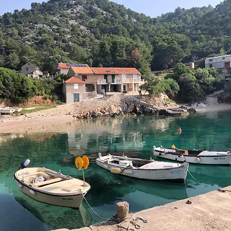 The White House Robinson Hvar *