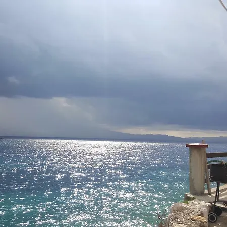 The White House Robinson Hvar * Gdinj