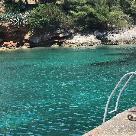 The White House Robinson Hvar Gdinj
