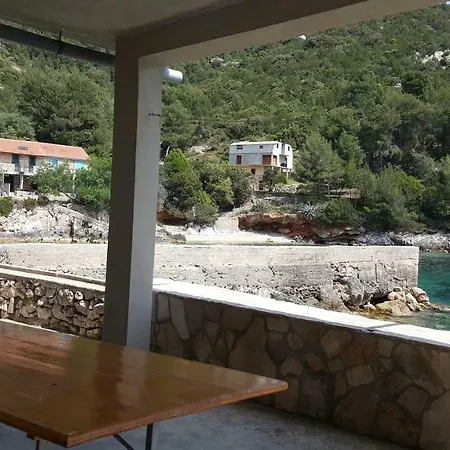 The White House Robinson Hvar Hébergement de vacances *